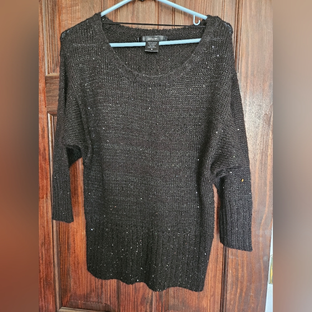 sweater with sequence color black size medium